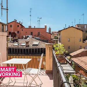 A Due Passi Dalla Finestrella Di Via Piella , Bologna Italia